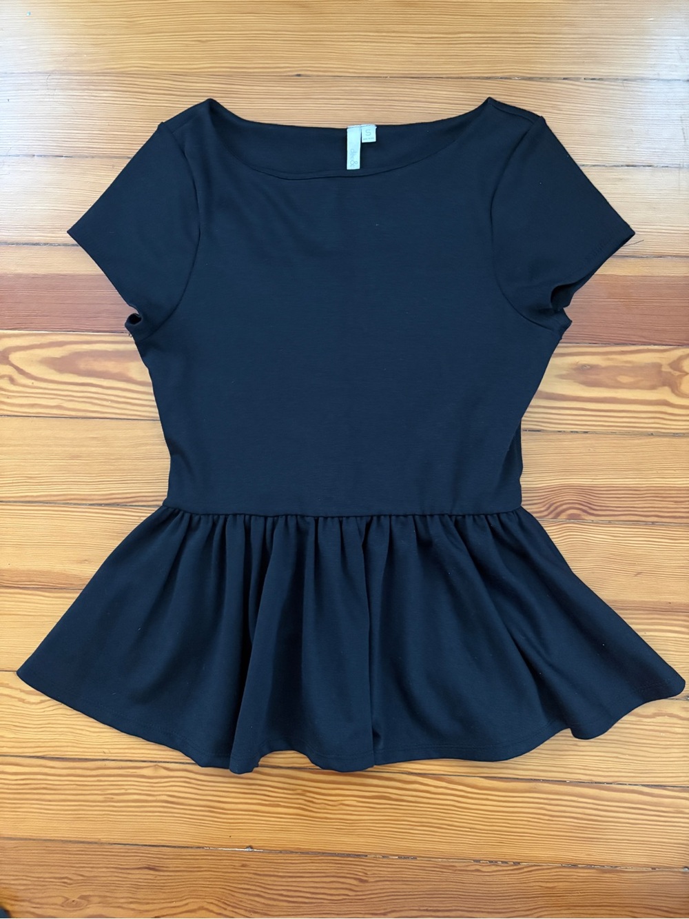 Dee & Ray Bateau Neck Peplum Top